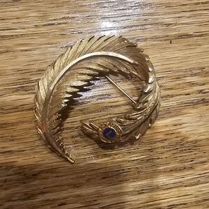 Vintage Lions Gold Brooch